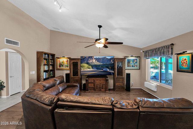 4338 W MICHELLE Drive, Glendale, AZ 85308