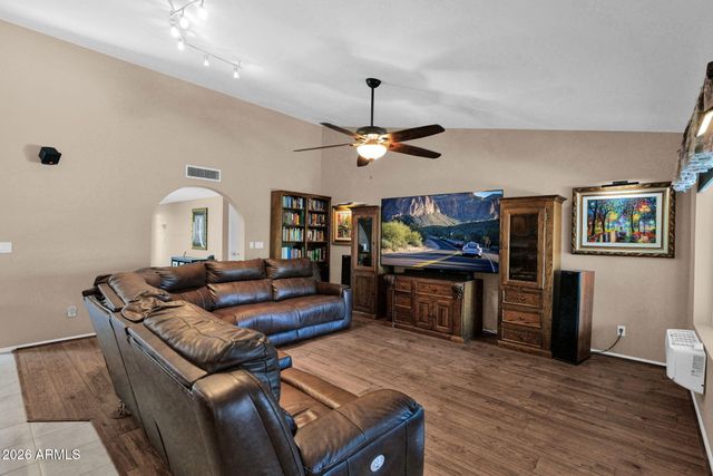 4338 W MICHELLE Drive, Glendale, AZ 85308