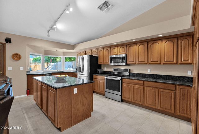 4338 W MICHELLE Drive, Glendale, AZ 85308