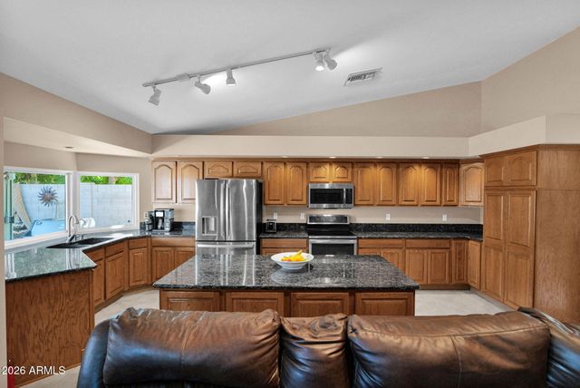 4338 W MICHELLE Drive, Glendale, AZ 85308