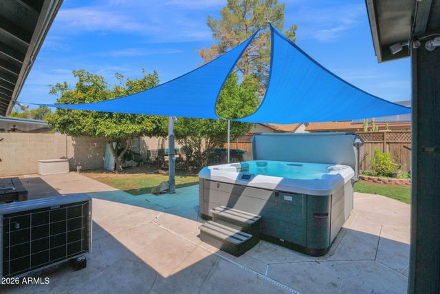 4338 W MICHELLE Drive, Glendale, AZ 85308