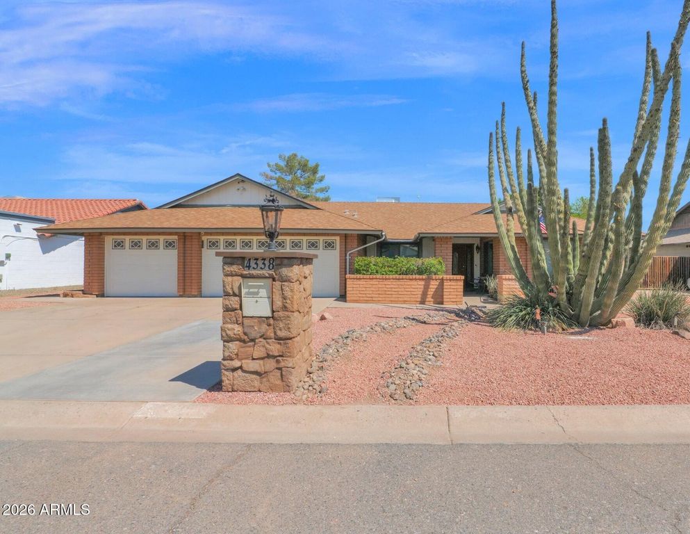 4338 W MICHELLE Drive, Glendale, AZ 85308