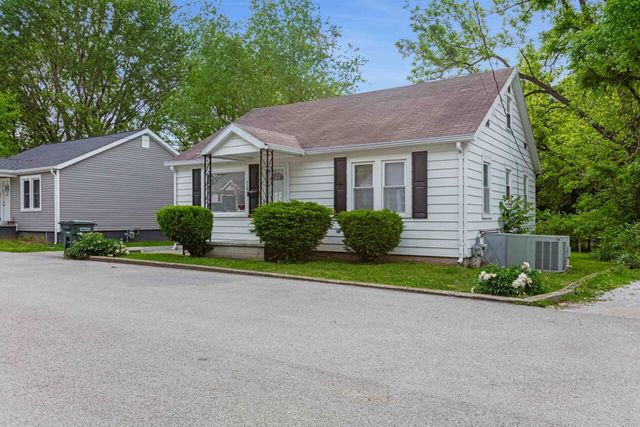 716 Riverview Dr, Hopkinsville, KY 42240