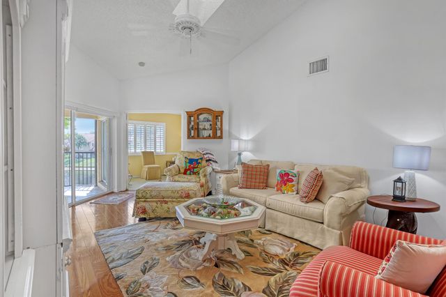 23140 Island View 2, Boca Raton, FL 33433