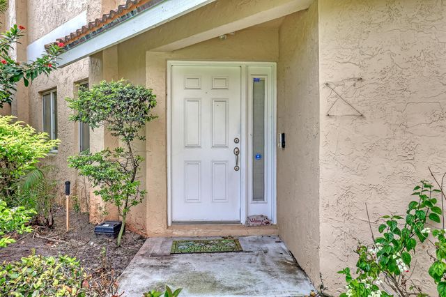 23140 Island View 2, Boca Raton, FL 33433