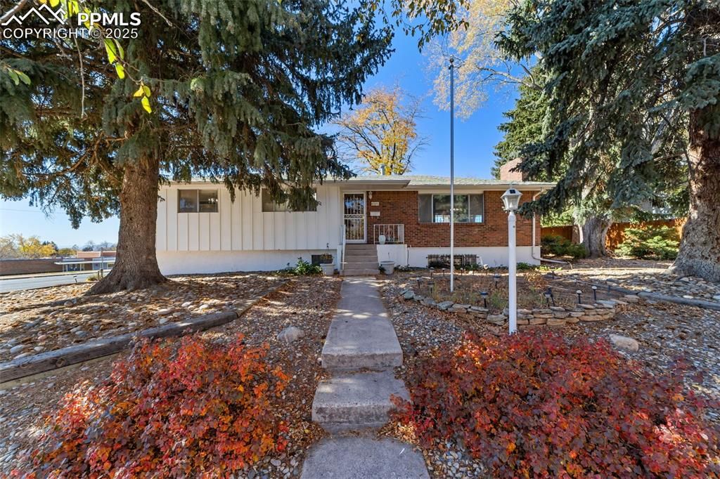 2302 Kent Lane, Colorado Springs, CO 80909