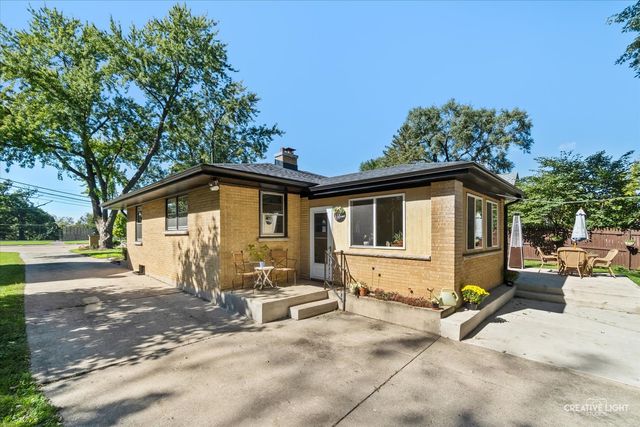 1324 S Broadway Road, Montgomery, IL 60538