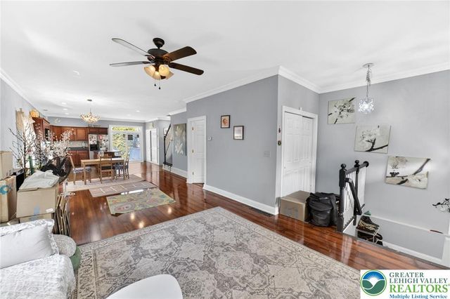 311 Hunt Avenue, Pohatcong, NJ 08865