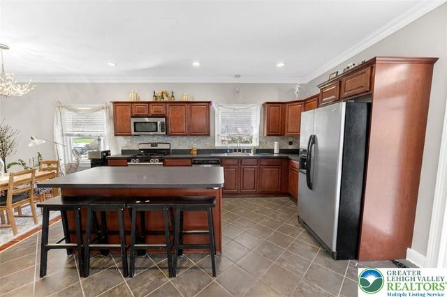 311 Hunt Avenue, Pohatcong, NJ 08865