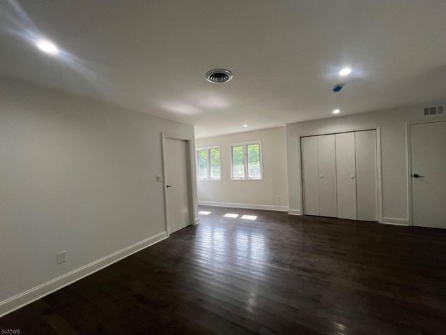 2 Twin Brooks Trl, Chester Twp., NJ 07930