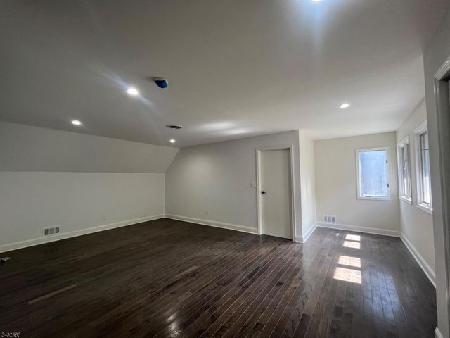 2 Twin Brooks Trl, Chester Twp., NJ 07930
