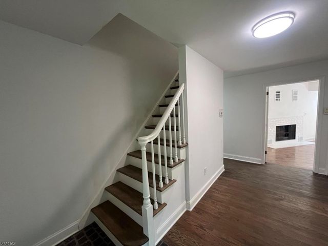 2 Twin Brooks Trl, Chester Twp., NJ 07930