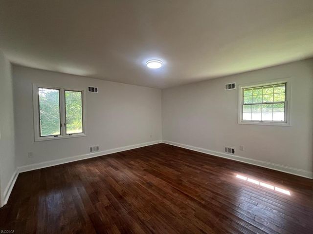 2 Twin Brooks Trl, Chester Twp., NJ 07930