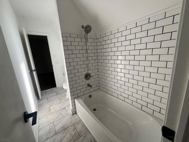 2 Twin Brooks Trl, Chester Twp., NJ 07930