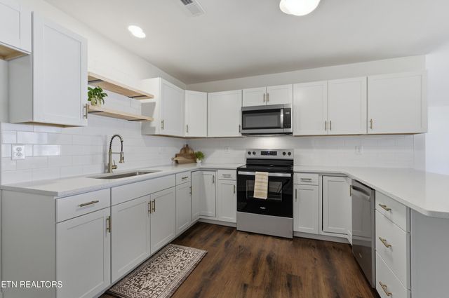 6001 Meadow Oak Lane, Knoxville, TN 37920