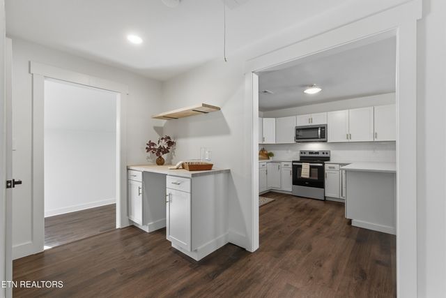 6001 Meadow Oak Lane, Knoxville, TN 37920