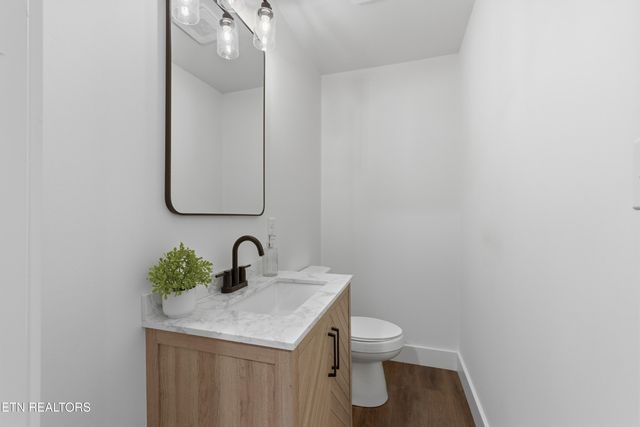 6001 Meadow Oak Lane, Knoxville, TN 37920