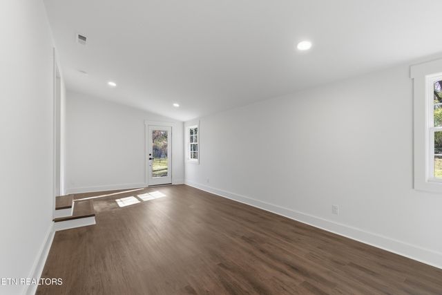 6001 Meadow Oak Lane, Knoxville, TN 37920