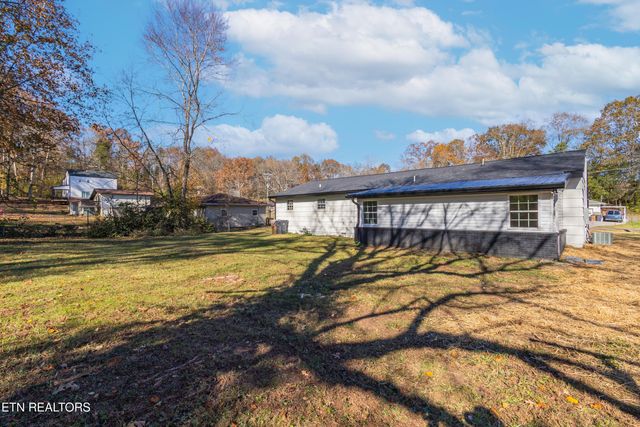 6001 Meadow Oak Lane, Knoxville, TN 37920