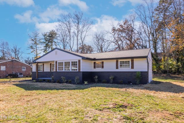 6001 Meadow Oak Lane, Knoxville, TN 37920