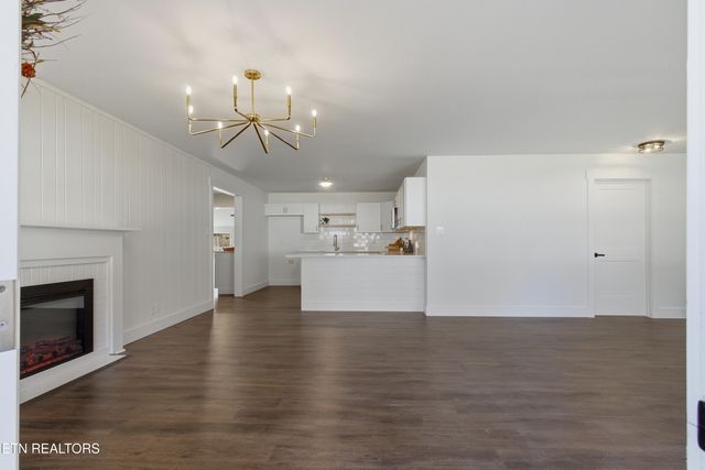 6001 Meadow Oak Lane, Knoxville, TN 37920