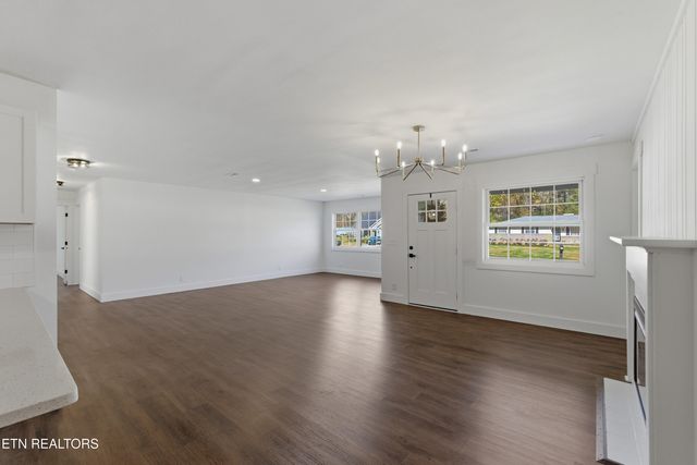 6001 Meadow Oak Lane, Knoxville, TN 37920