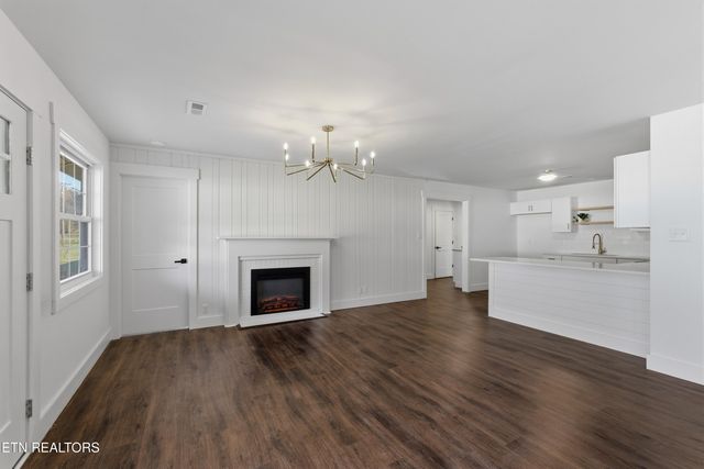 6001 Meadow Oak Lane, Knoxville, TN 37920