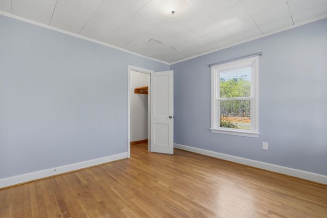 764 Bethesda Rd, Spartanburg, SC 29302