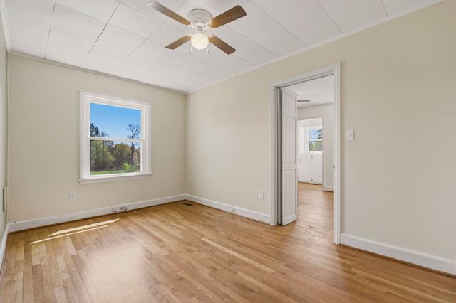 764 Bethesda Rd, Spartanburg, SC 29302