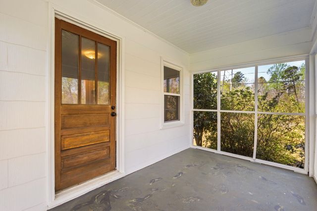 764 Bethesda Rd, Spartanburg, SC 29302