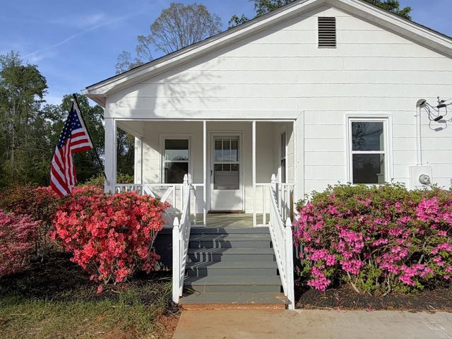 764 Bethesda Rd, Spartanburg, SC 29302