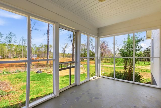 764 Bethesda Rd, Spartanburg, SC 29302