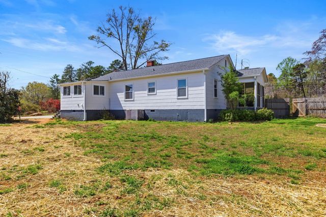 764 Bethesda Rd, Spartanburg, SC 29302
