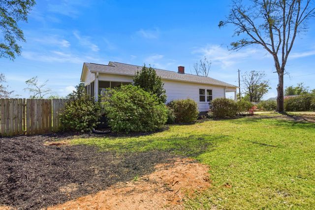 764 Bethesda Rd, Spartanburg, SC 29302