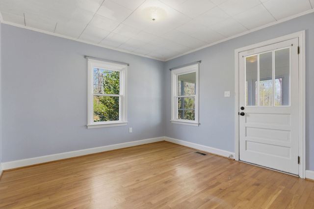 764 Bethesda Rd, Spartanburg, SC 29302