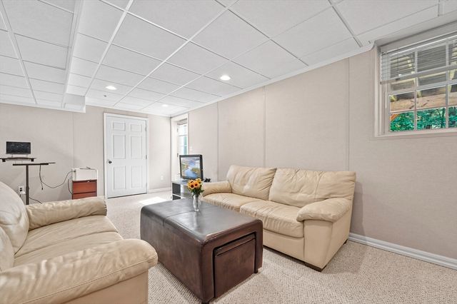 28 Southgate Road 35, Westford, MA 01886