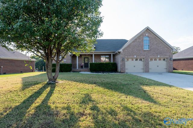 110 Grassy Bank Drive, New Market, AL 35761