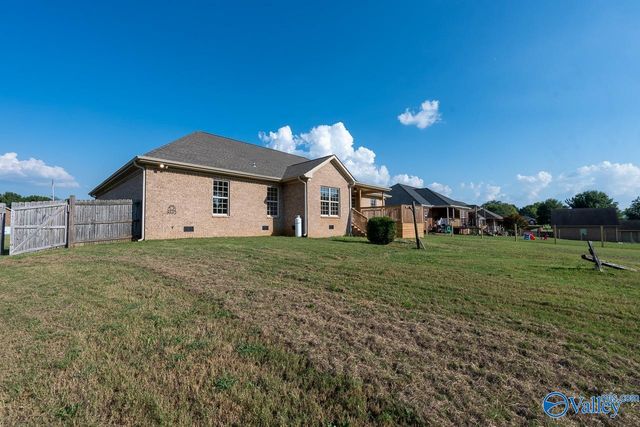 110 Grassy Bank Drive, New Market, AL 35761