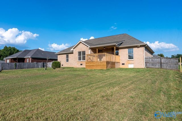 110 Grassy Bank Drive, New Market, AL 35761