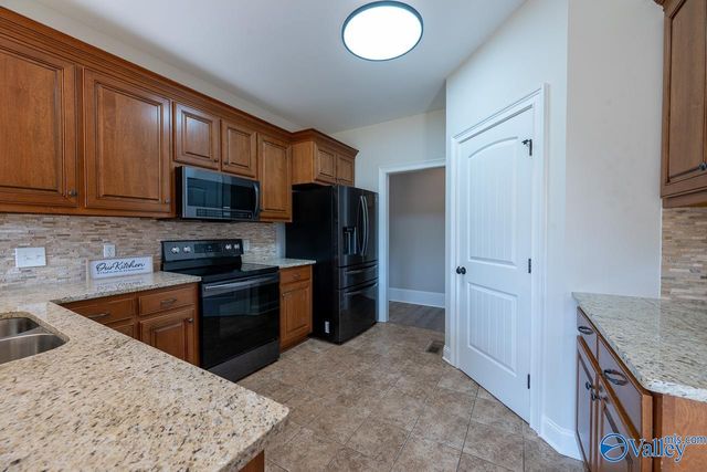 110 Grassy Bank Drive, New Market, AL 35761