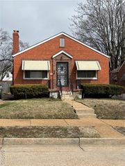 1811 Eton Lane, St Louis, MO 63147