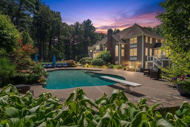 137 Lake Street, Sherborn, MA 01770