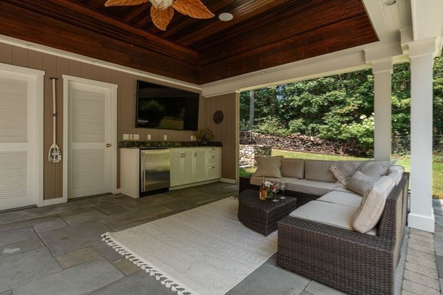 137 Lake Street, Sherborn, MA 01770