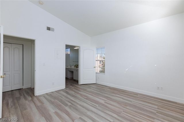 7701 Himalayas Avenue 204, Las Vegas, NV 89128