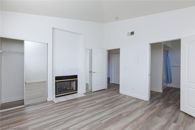 7701 Himalayas Avenue 204, Las Vegas, NV 89128