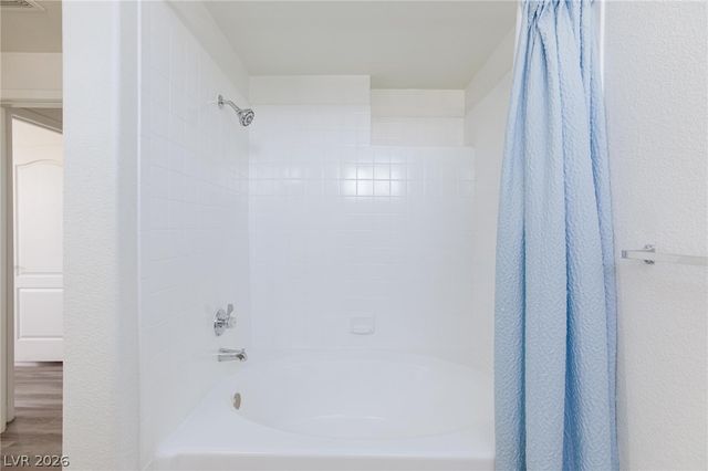 7701 Himalayas Avenue 204, Las Vegas, NV 89128