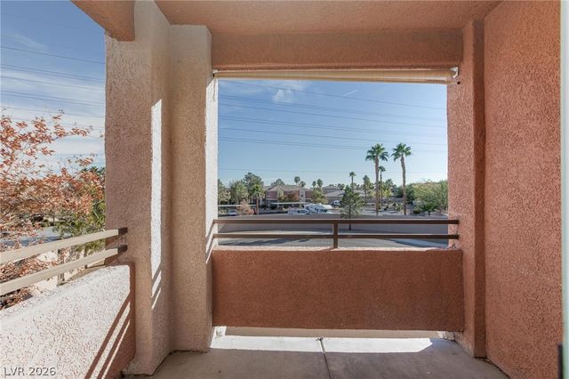 7701 Himalayas Avenue 204, Las Vegas, NV 89128