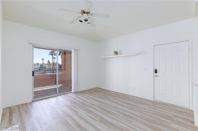 7701 Himalayas Avenue 204, Las Vegas, NV 89128