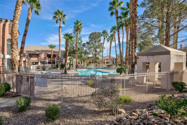 7701 Himalayas Avenue 204, Las Vegas, NV 89128