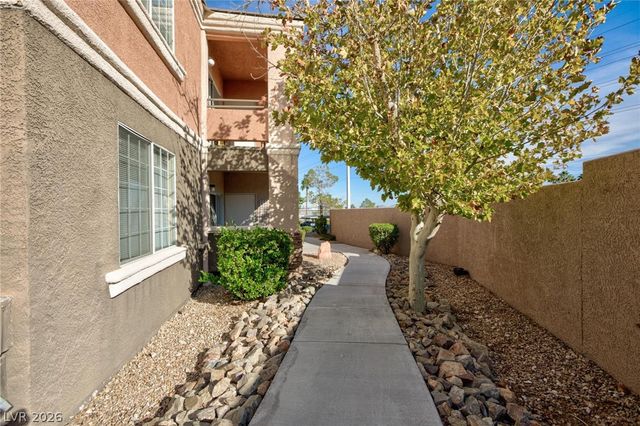 7701 Himalayas Avenue 204, Las Vegas, NV 89128
